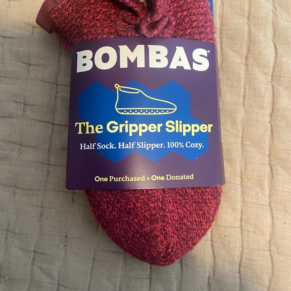 Bombas women's  Maroon Gripper Slipper Socks - Picture 2 of 7